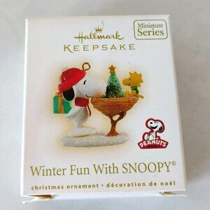 Peanuts 2009 Hallmark Ornament, Winter Fun with Snoopy, Christmas Tree Nest 12th